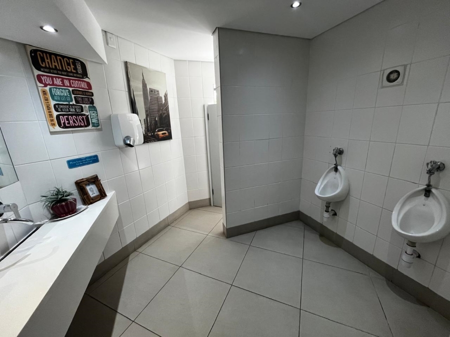 To Let Commercial Property for Rent in Rosendal Western Cape